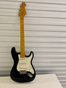 lot 190 image: Project or Parts Guitar