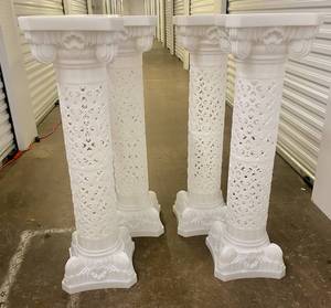 lot 199 image: 4 Decorative White Pillars (adjustable hard plastic)
