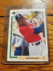 lot 143 image: Michael Jordan Upper Deck rookie baseball card