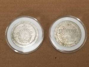 lot 60 image: Selection of 2 gaming coins - Tropicana and Riveria