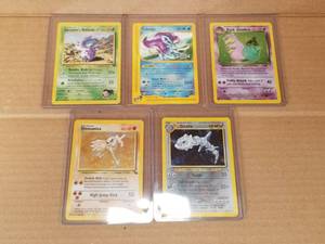 lot 79 image: Selection of Pokemon cards