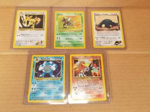 lot 85 image: Selection of Pokemon cards
