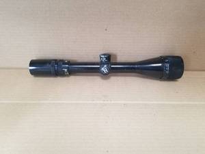 lot 17 image: Rifle scope
