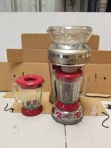 lot 113 image: Margaritaville drink making machine with extra pitcher