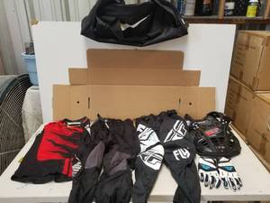 lot 147 image: Selection of motocross gear by Fly