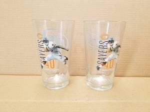 lot 176 image: Gale Sayers - miller lite collectible glasses