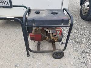 lot 107 image: Coleman Maxa 5000 er plus generator - was told it works but has no gas to test