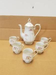 lot 212 image: Tea set - Koran China - hand painted