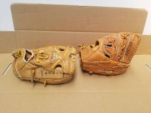 lot 230 image: Selection of 2 baseball gloves
