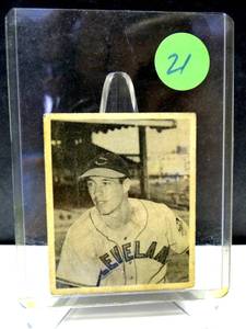 lot 21 image: RARE 1948 Bowman Set Break # 5 Bob Feller $$