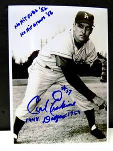 lot 88 image: AUTHENTIC AUTOGRAPH - HOF PITCHING LEGEND - BROOKLYN DODGERS CARL ERSKINE HAND SIGNED WITH STATS - 5 X 7 PHOTO $$