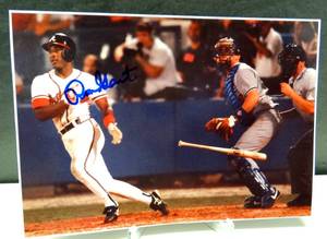 lot 98 image: AUTHENTIC AUTOGRAPH - ATLANTA BRAVES SUPERSTAR - RON GANT HAND SIGNED 5 X 7 PHOTO