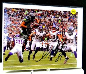 lot 214 image: AUTHENTIC AUCTOGRAPH - SEATTLE SEAHAWKS STAR RECEIVER GOLDEN TATE HAND SIGNED 8.5 X 11