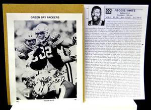 lot 232 image: REGGIE WHITE - GREEN BAY PACKERS PRESS KIT WITH SIGNED PHOTO