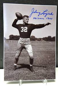 lot 282 image: AUTHENTIC AUTOGRAPH - NOTRE DAME 1947 HEISMAN WINNER HAND SIGNED BY JOHNNY LUJACK (5 X 7) $$