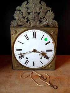lot 1 image: AMAZING METAL CLOCK WITH UNKNOWN ORIGIN (MISSING WEIGHTS & PENDULUM - UNKNOWN WORKING CONDITION)