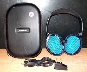 lot 18 image: Bose QuietComfort Wireless Noise-Cancelling Headphones - Black wCase - SOUND TESTEDGOOD (NEEDS EAR PADS)
