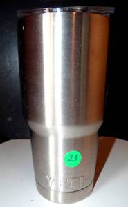 lot 23 image: LARGE YETI STAINLESS INSULATED TUMBLER WLID - EX CONDITION