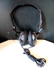 lot 35 image: Sony MDR-NC7 Foldable Active Noise Cancelling On-Ear Headphones - SOUND TESTED GOOD