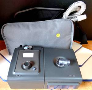 lot 55 image: PHILLIPS RESMED SYSTEM ONE A-FLEX CPAP MACHINE WITH BAG - TESTEDWORKS