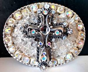 lot 63 image: GORGEOUS HEAVY GEMMED WOMENS WESTERN STYLE OVAL BELT BUCKLE - THIS ONE IS A REAL SPARKLER