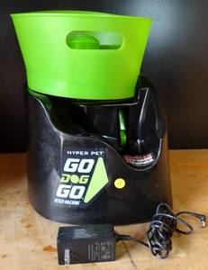lot 88 image: Hyper Pet GoDogGo Fetch Machine G5 Rechargeable Ball Launcher Interactive Dog Toy