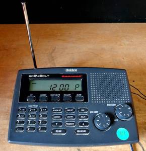lot 101 image: Uniden Bearcat PoliceFire Scanner W AM-FM  Weather BC248CLT