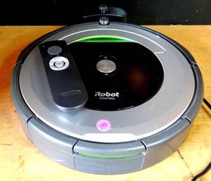 lot 142 image: iRobot Roomba 690 Wi-Fi Connected Vacuuming Robot wRemote - TESTEDWORKS