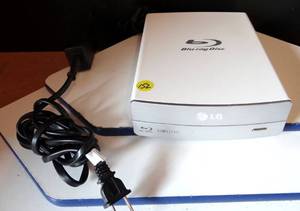 lot 152 image: LG BE14NU40 Super Multi Blue External 3D Blu-ray & DVD Burner with USB 3.0 $$$ POWER TESTEDGOOD