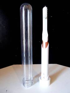 lot 188 image: QUIP ELECTRIC TOOTHBRUSH IN PROTECTIVE TUBE