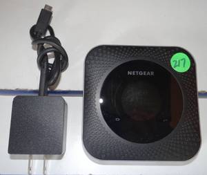 lot 217 image: NETGEAR STREAMING DEVICE WITH POWER CORD