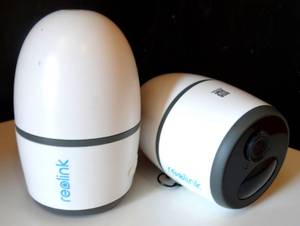 lot 353 image: PAIR - REOLINK CAMERAS AS SHOWN (UNTESTED- NEED MICRO USB CABLE)