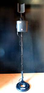 lot 329 image: BOUNTY HUNTER PIONEER EX METAL DETECTOR