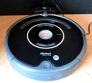 lot 331 image: iRobot Roomba 650 Robotic Vacuum wDocking Charge Station - TESTEDWORKS $$$