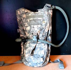 lot 333 image: CAMELBACK HYDRATION BACKPACK - EX COND