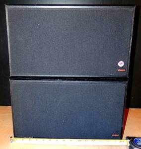 lot 335 image: 2 Pinnacle AC-650 Black Bookshelf Speakers 150 Watt RMS $$$