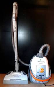 lot 340 image: Electrolux Oxygen EL6988 HEPA Canister Vacuum WPowerHead - TESTEDWORKS $$$