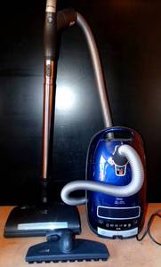 lot 356 image: BIG $ ITEM - Miele Complete C3 (Marin) Canister Vacuum w2 Heads - POWER TESTEDGOOD