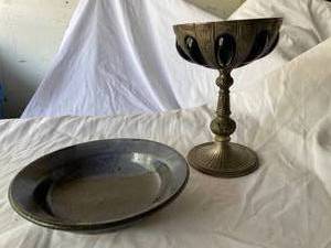 lot 4 image: Chalice pewterglass and  4 pottery bowls handmade