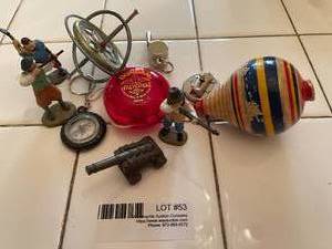 lot 53 image: Vintage small boy toys - Duncan Yo-yo, Gyro, etc.