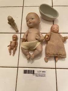 lot 89 image: Collection of Vintage Bisque Baby Dolls and Bath Tub