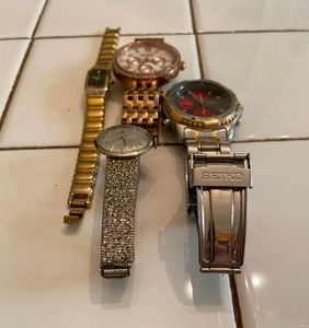 lot 131 image: Assorted Mens and Ladies Wristwatches