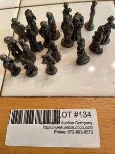 lot 134 image: Small Pewter people figurines