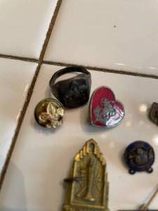lot 152 image: Boy Scout ring &amp pins, Jr. Achievement, Rice U, and other pins