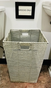 lot 34 image: Linen Basket