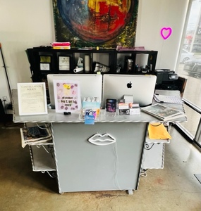 lot 47 image: Metal Receptionist Desk wShelves 88 x 40 x 42 (contents not included)