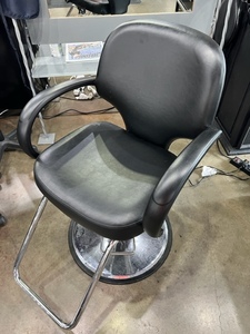 lot 79 image: Black Hair Stylist Chair