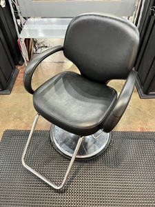 lot 84 image: Black Hair Stylist Chair