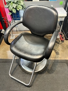 lot 100 image: Black Hair Stylist Chair