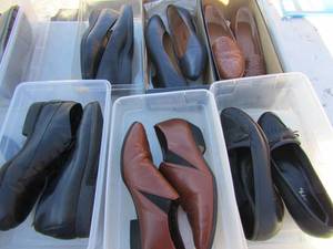lot 31 image: Womens dress shoes. Size 9 most like new Cobble, Easy spirit, Neutralizer